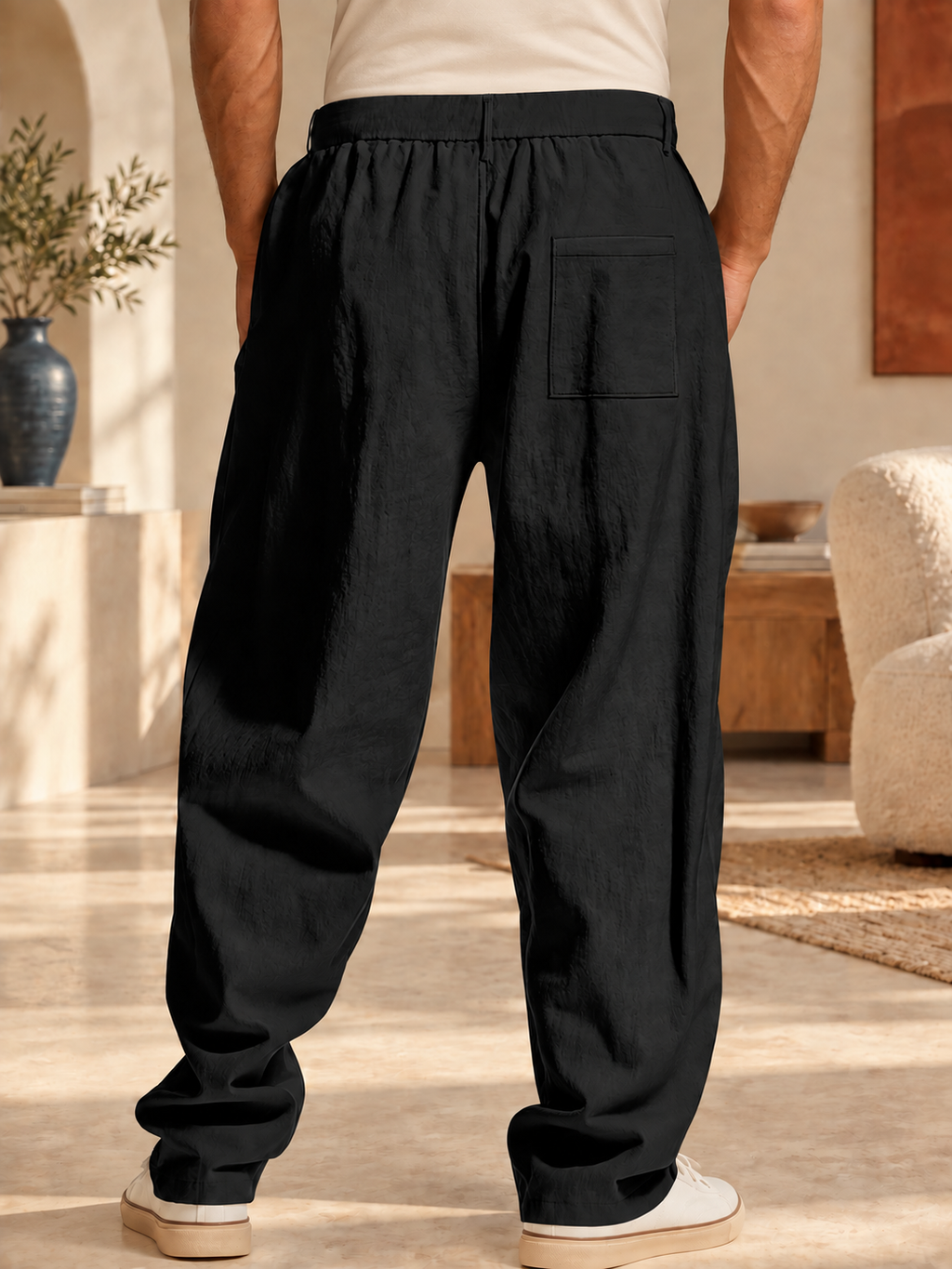 Men’s Relaxed-Fit Pleated Pants