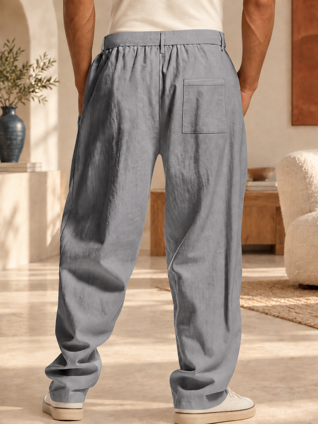 Men’s Relaxed-Fit Pleated Pants